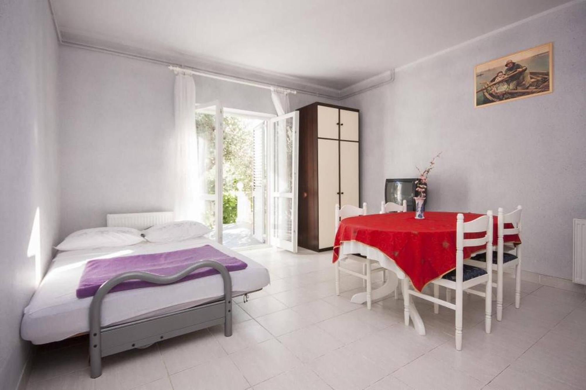 Apartments Zdenka โบรดาริตซา ภายนอก รูปภาพ