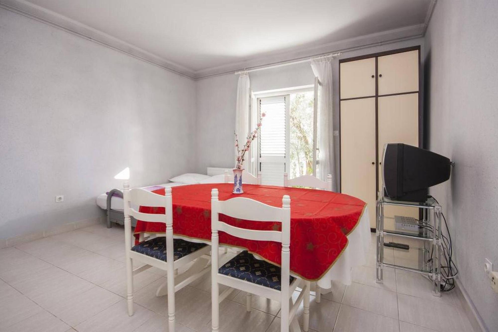 Apartments Zdenka โบรดาริตซา ภายนอก รูปภาพ