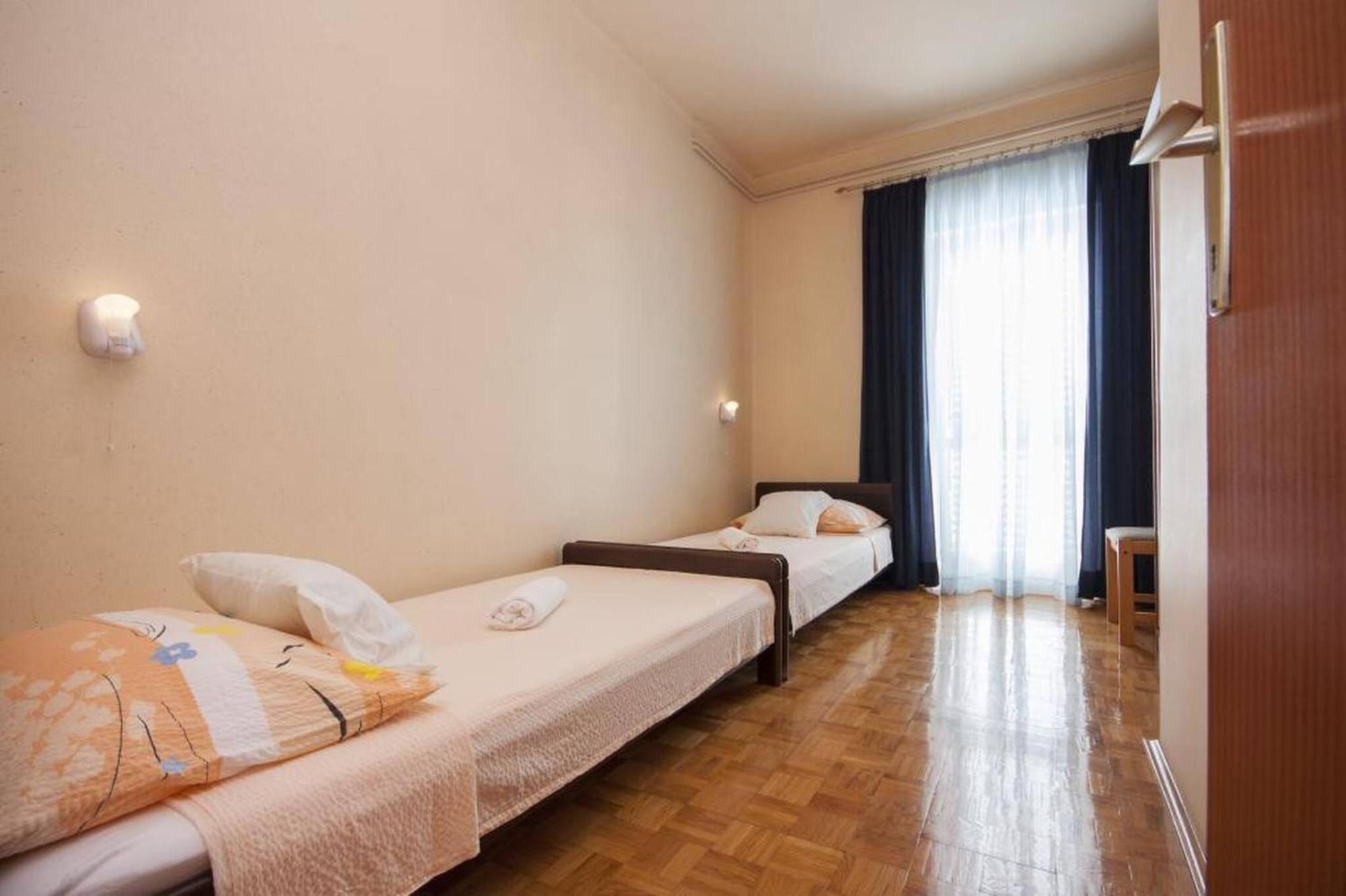 Apartments Zdenka โบรดาริตซา ภายนอก รูปภาพ